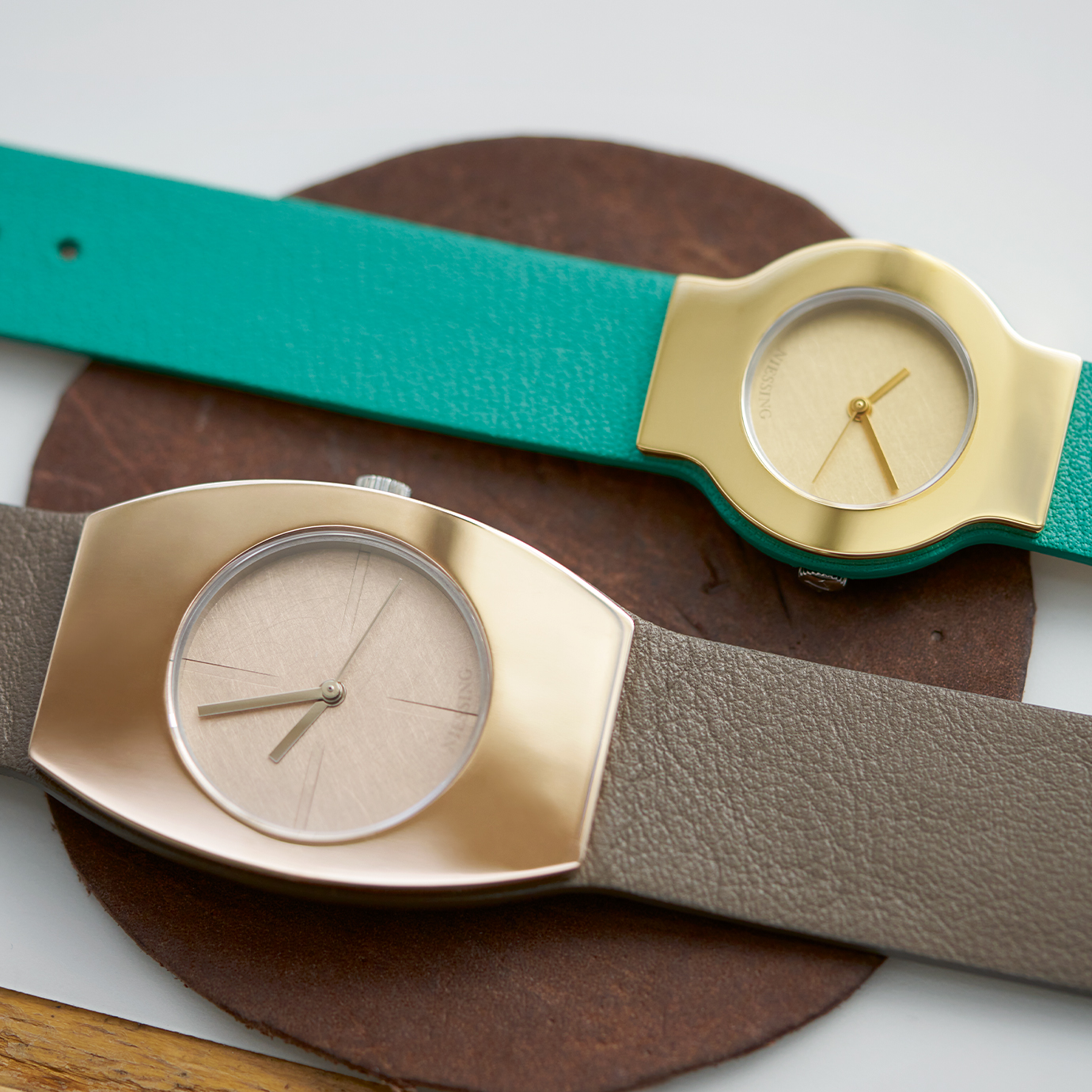 FOR A TIMELESS LOOK