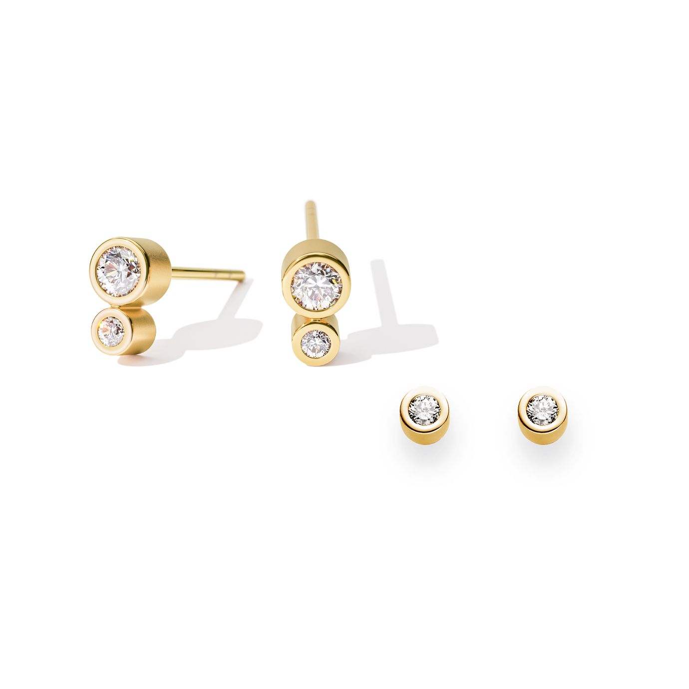 A DELICATE PLAY OF DIAMONDS