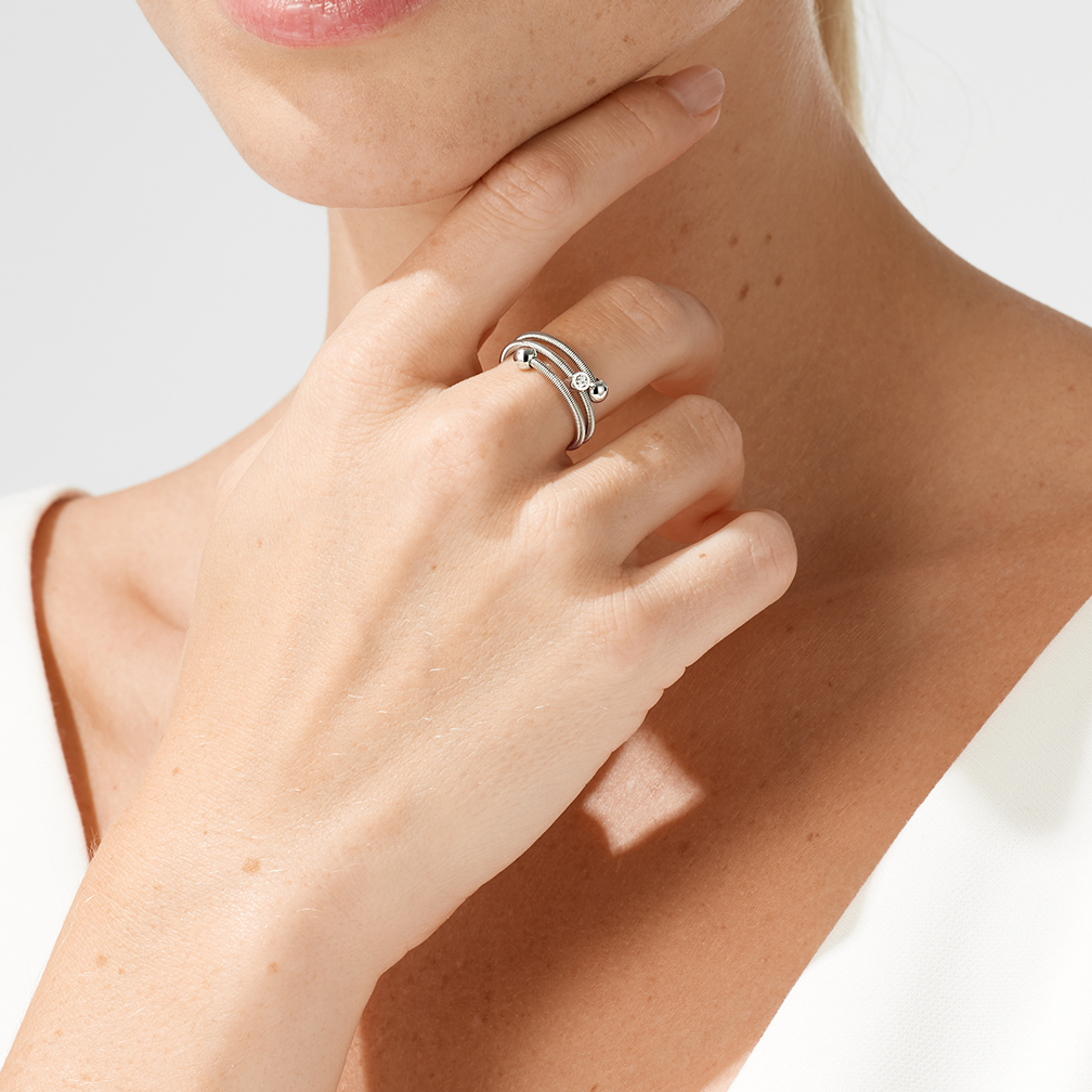 Niessing Colette C Embrace ring 2 windings with setting Niessing Colette C Embrace ring 2 windings with setting