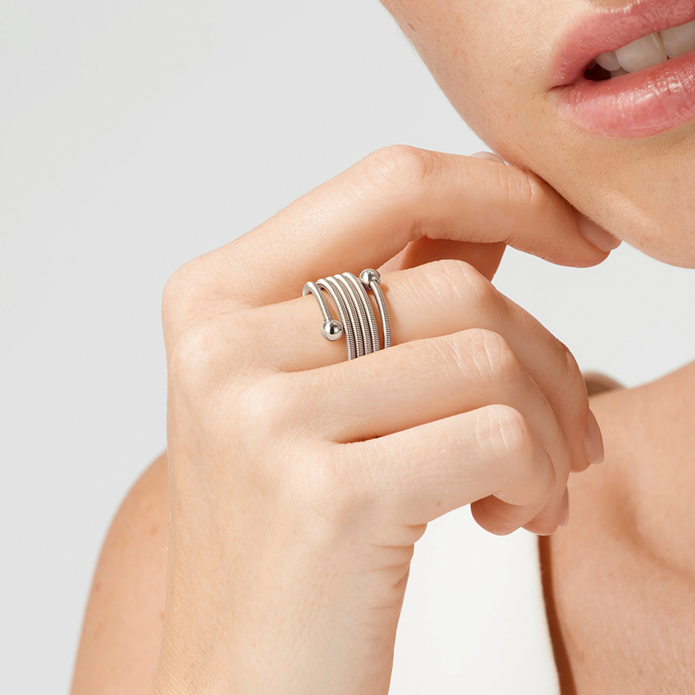 Niessing Colette C Embrace リング (5本巻) Niessing Colette C Embrace リング (5本巻)